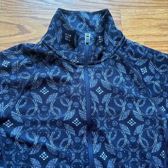 Patagonia Women’s Capilene Midweight Zip-neck. Size Small. Pre-owned condition. - Picture 9 of 9